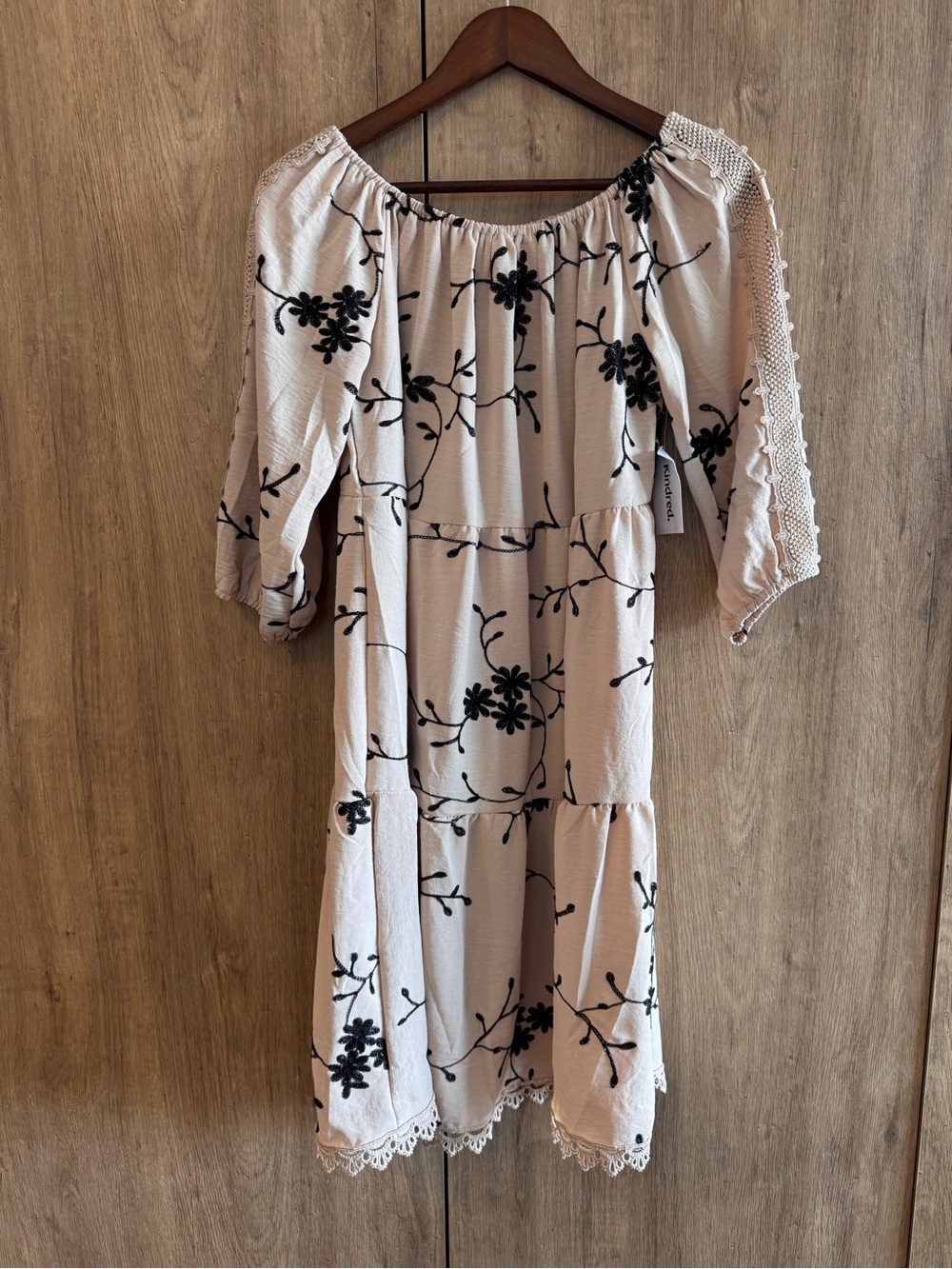 Anthropologie Kindred NWT Women Boho Off-Shoulder Beige Embroidered Midi Dress S